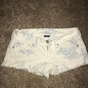 American Eagle Denim White & Blue Floral Shorts